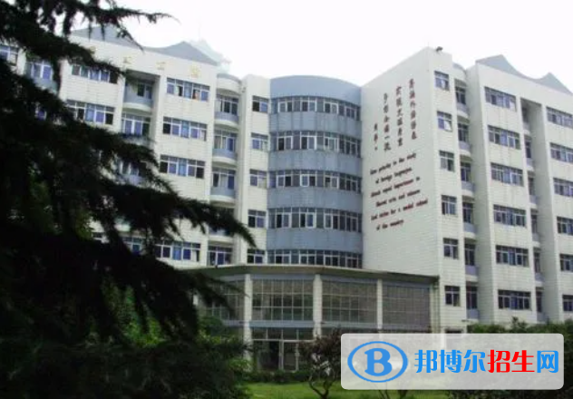 武汉外国语学校2023年学费标准