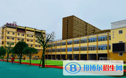 成都2023年读铁路学校哪个好