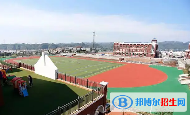 宜昌龙盘湖国际学校初中部2023年招生政策2