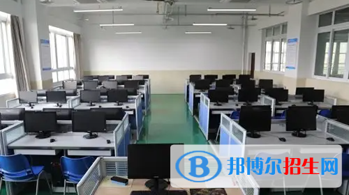 石家庄2023年男生在计算机学校学什么好