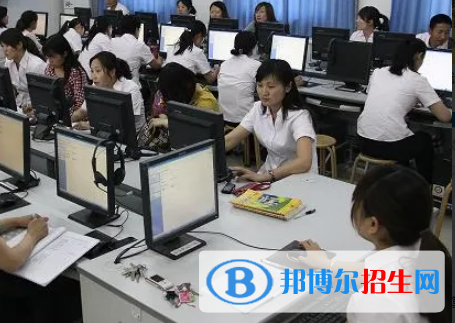 广西2023年女生上计算机学校学啥好