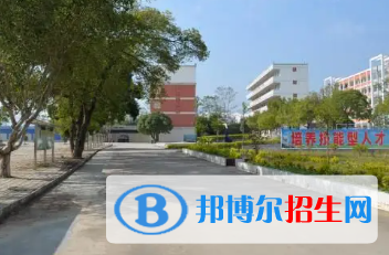 广西2023年女生学计算机学校怎么样