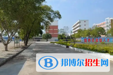 广西2023年初中生报什么计算机学校最好