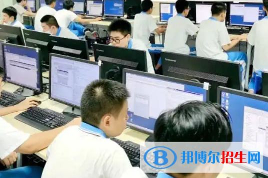 广西2023年计算机学校有哪些专业适合男生