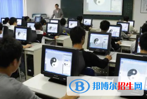 广西2023年女生在计算机学校学什么好