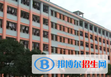 广西2023年女生在计算机学校学什么好