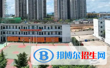 广西2023年读计算机学校多少钱