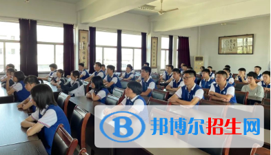 浙江2023年女生读中专学校学什么好