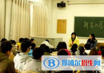 政治学与行政学专业好吗?