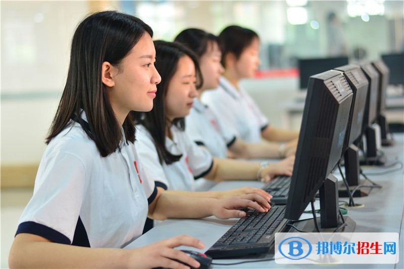 四川2023年计算机学校适合女生学吗