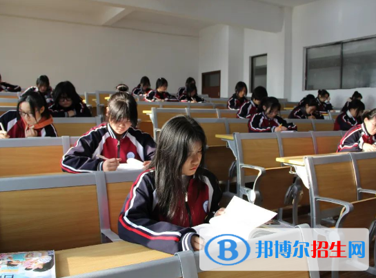 杭州2023年中专上几年毕业