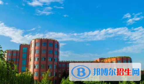 西京学院是不是双一流大学吗？