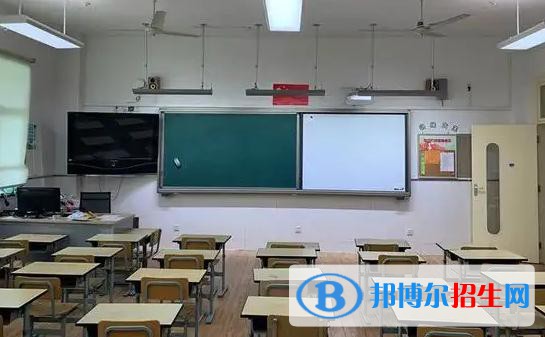 重庆2023年适合女生的中专学校专业