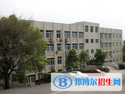 重庆市机械高级技工学校2023年招生办联系电话