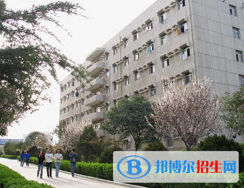 2023年咸阳未来科技职业学校招生办联系电话