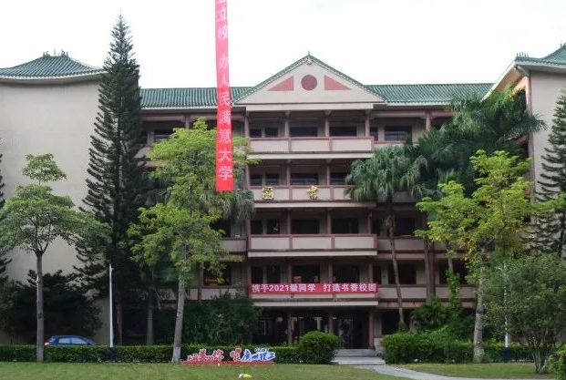 扬州大学和广州理工学院怎么选？哪个好？附分数线