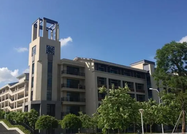 中央民族大学和东莞城市学院怎么选？哪个好？附分数线