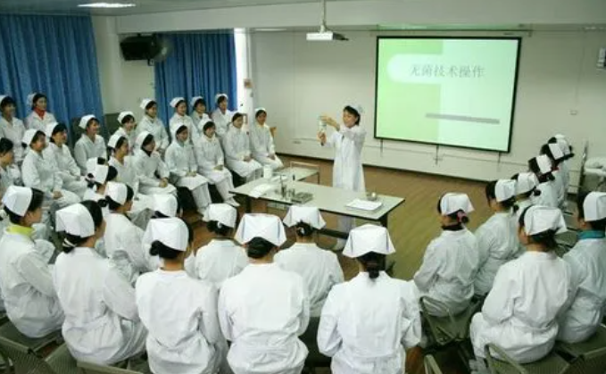 重庆2023年初中毕业能读的中专学校