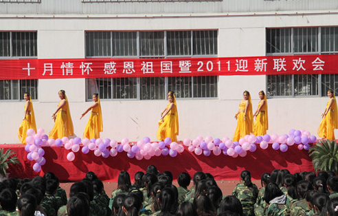 潍坊培真科技工程学校地址，乘车路线