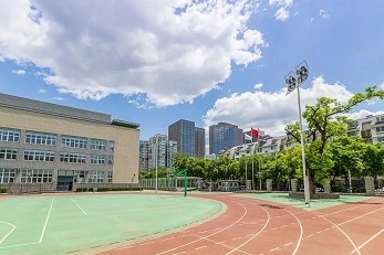 北京市东直门中学地址，乘车路线