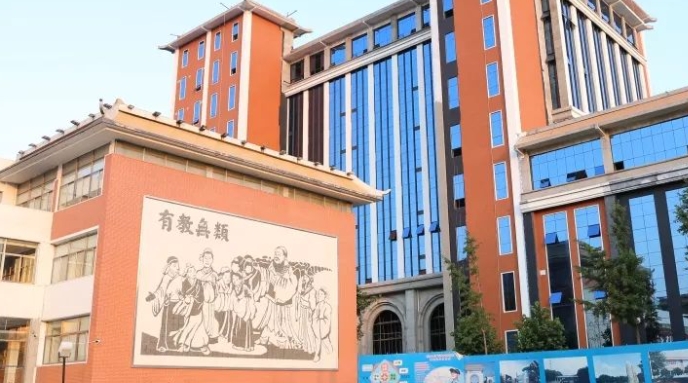 郑州升达经贸管理学院是什么样的大学 985还是211高校（附王牌特色专业）