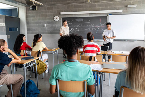 湖北医药学院奖学金有多少钱