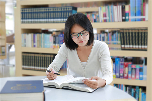 厦门医学院奖学金有多少钱