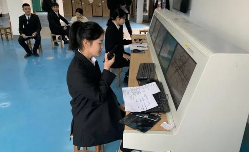 湖南2024年女生读铁路学校学什么好