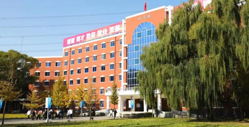 云南2025年女生读铁路学校学什么专业好