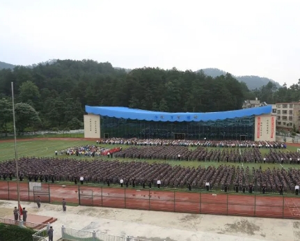 贵州2025年女生学铁路学校有前途吗