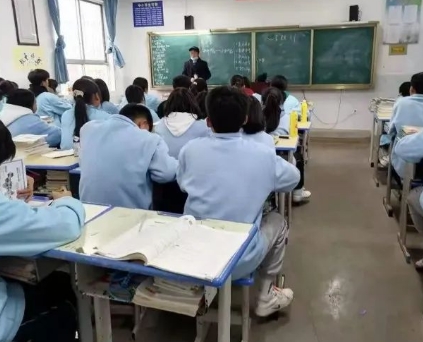 贵州2025年适合女生的铁路学校